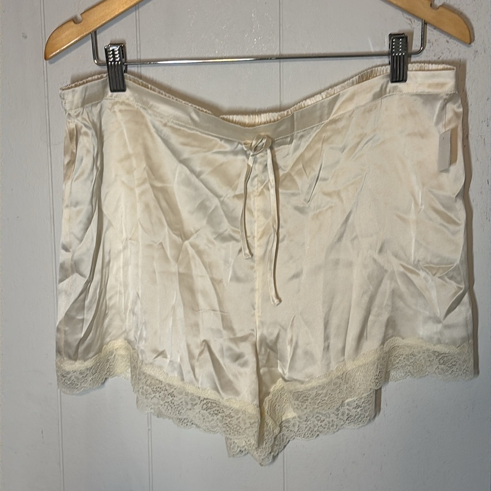 Etam Milky Silk Pajama Shorts - Picture 6 of 8